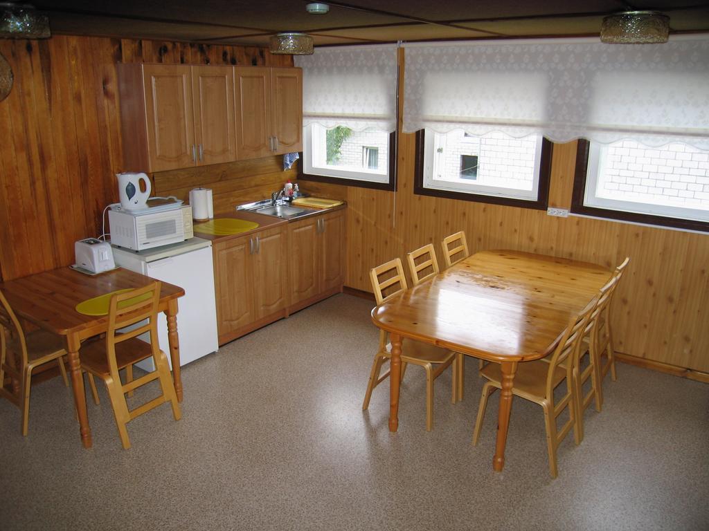 Nooruse Majutus Hotel Куресааре Екстериор снимка