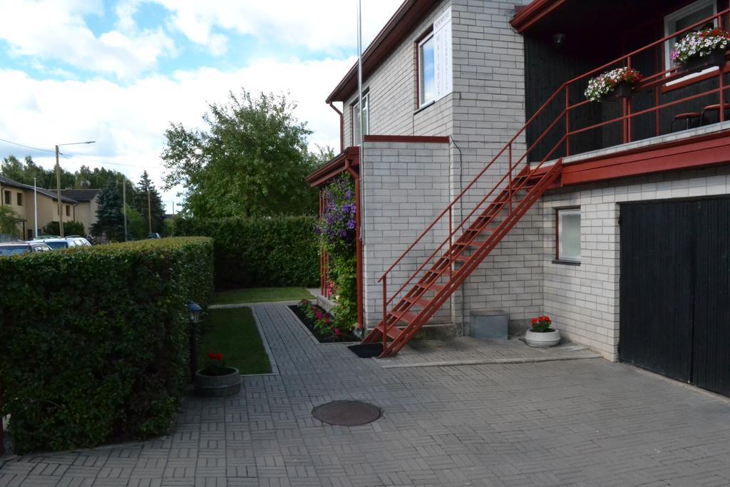 Nooruse Majutus Hotel Куресааре Екстериор снимка